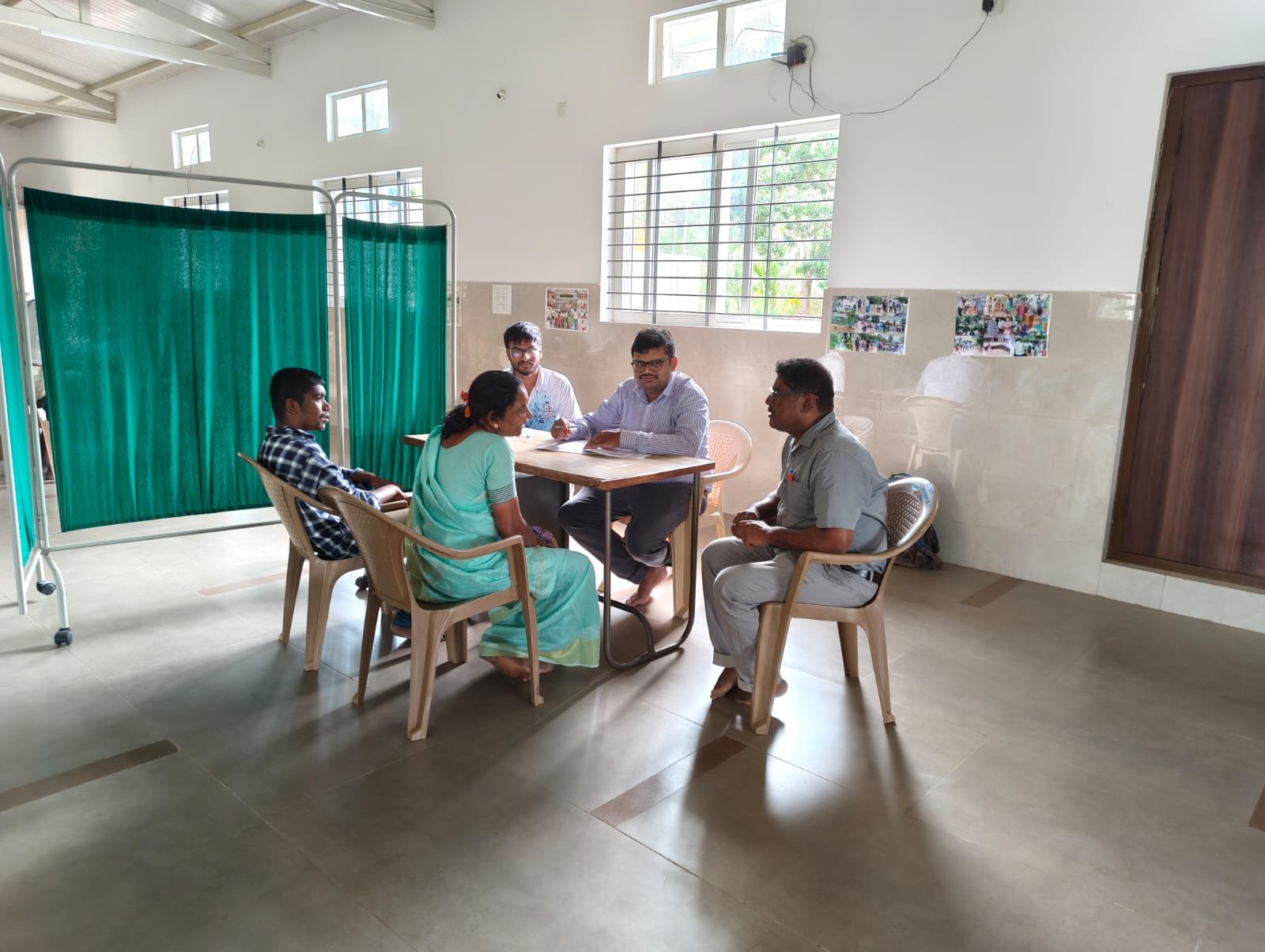 A family consultation with the visiting doctor